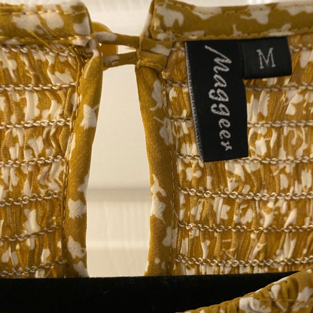Never worn! Medium maxi dress perfect for fall. - Picture 2 of 3